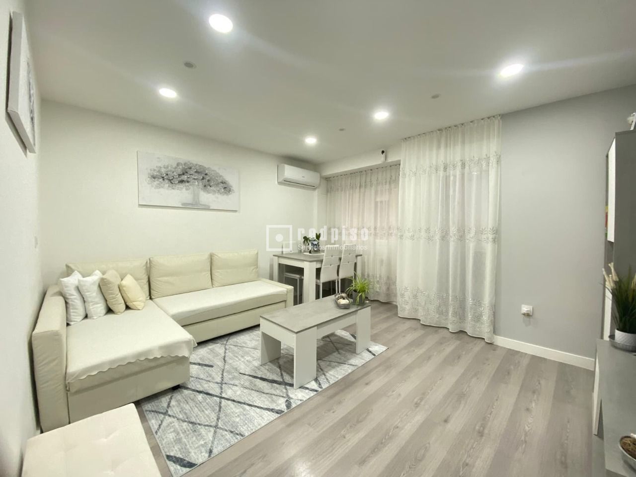 Living room of Flat for sale in Alcalá de Henares  with Air Conditioner, Heating and Terrace