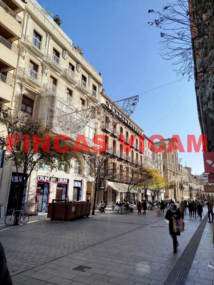 Exterior view of Office to rent in  Huesca Capital  with Air Conditioner and Heating