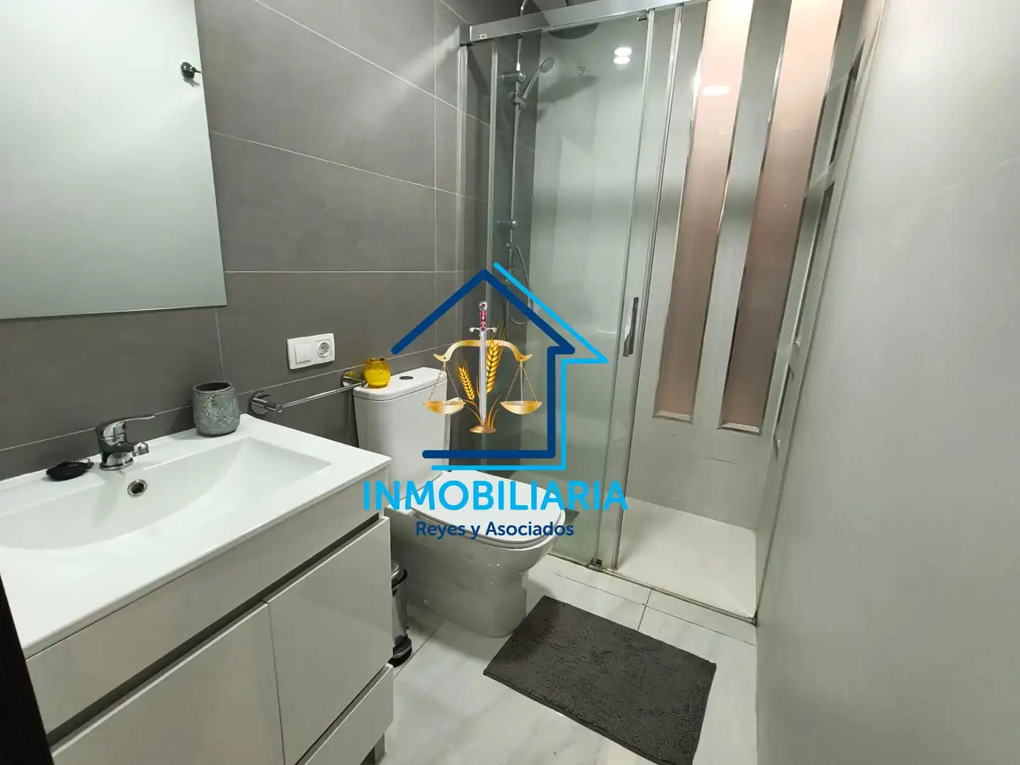 Bany de Pis de lloguer en Córdoba