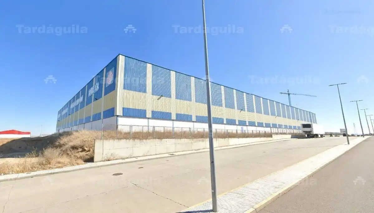Außenansicht von Fabrikhallen zum Verkauf in Castellanos de Moriscos
