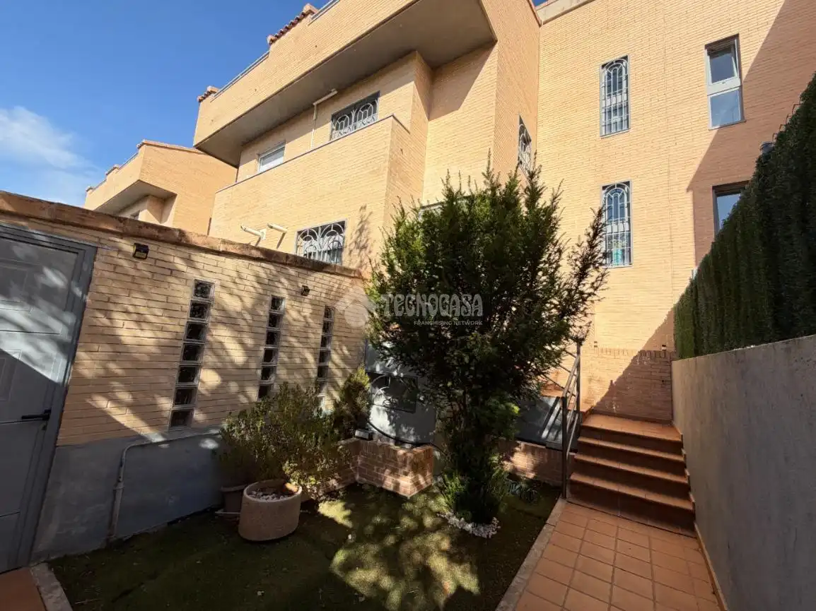 Jardí de Casa adosada de lloguer en Daganzo de Arriba amb Aire condicionat, Calefacció i Parquet