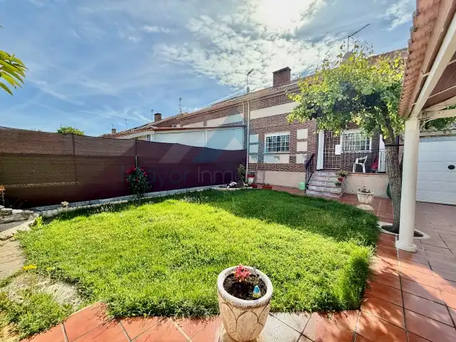 Garten von Haus oder Chalet zum Verkauf in Villanueva de la Torre mit Klimaanlage, Heizung und Privatgarten