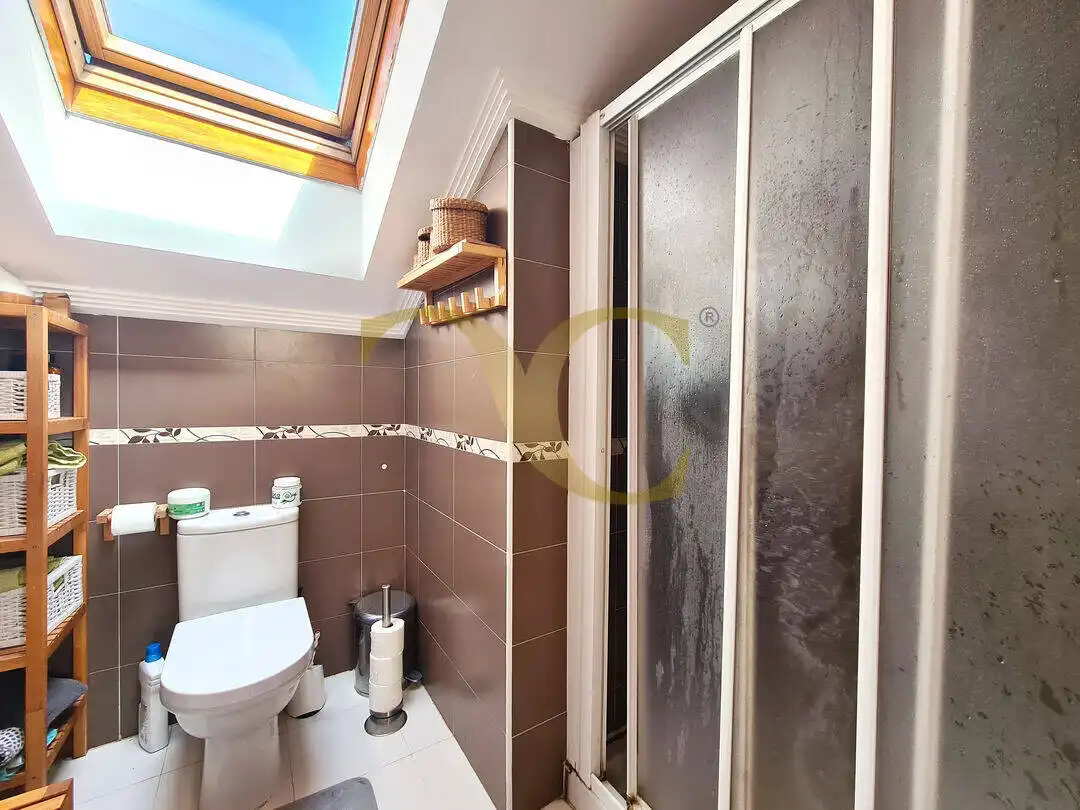 Baño de Casa adosada en venta en Gijón  con Calefacción, Jardín privado y Terraza