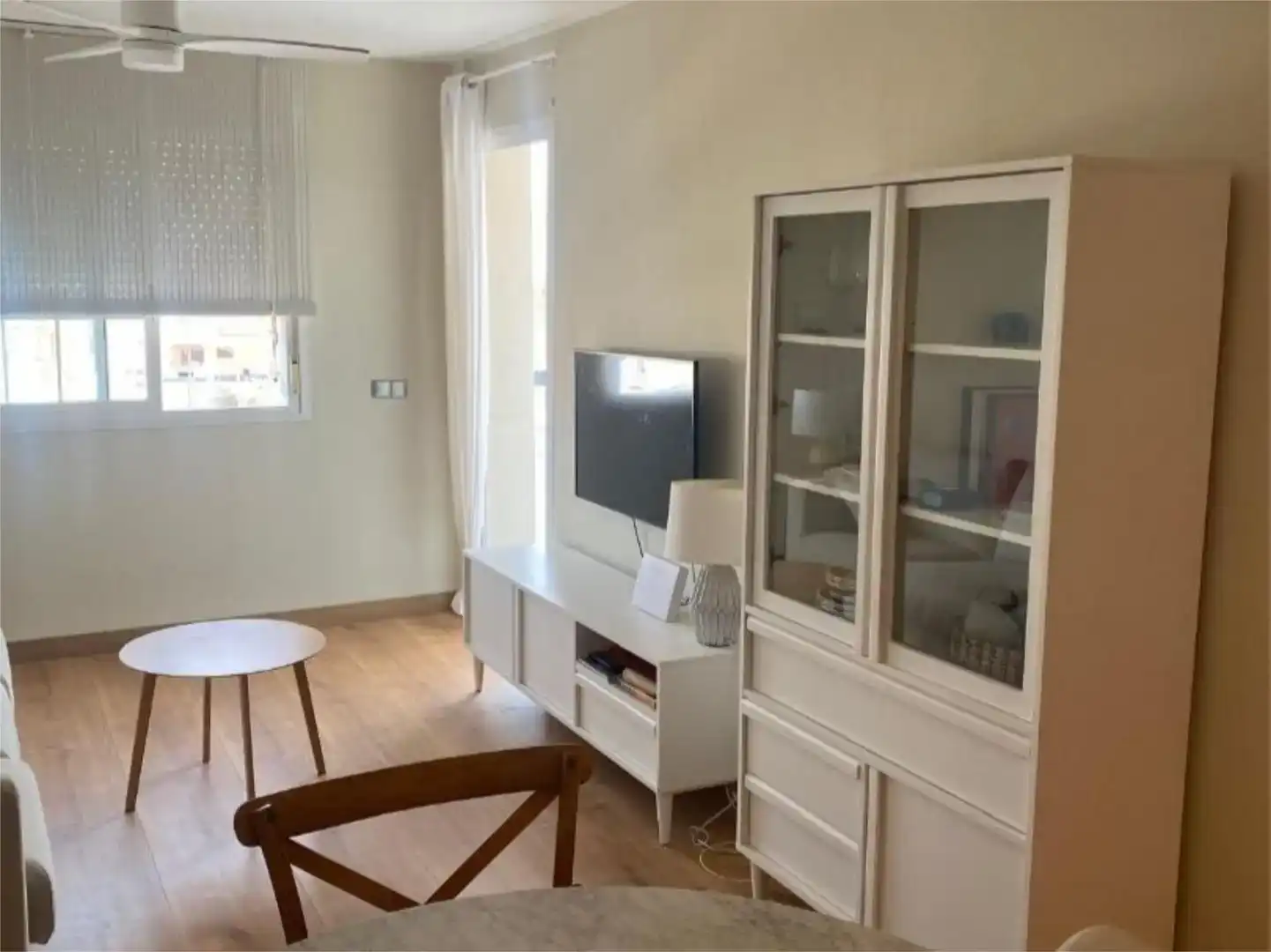 Wohnzimmer von Wohnung zur Miete in Roquetas de Mar mit Klimaanlage und Schwimmbad