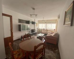 Living room of Flat to rent in  Granada Capital  with Air Conditioner, Heating and Community pool