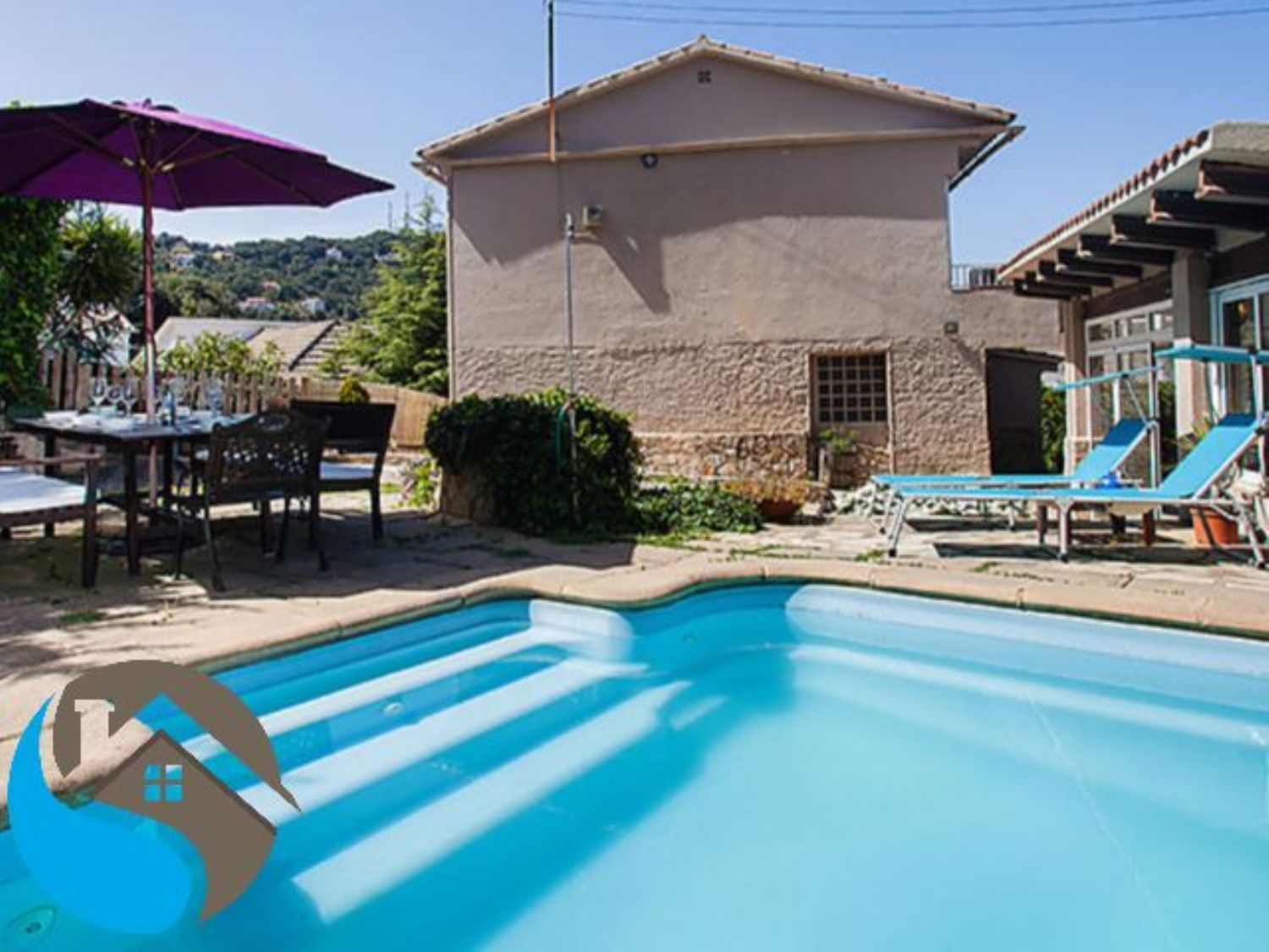 Swimming pool of House or chalet for sale in Pineda de Mar  with Air Conditioner, Heating and Private garden
