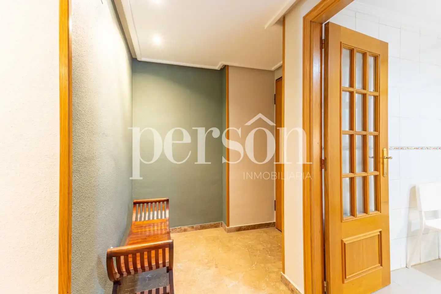 Flat for rent in Valencia  with Air Conditioner, Terrace and Furnished