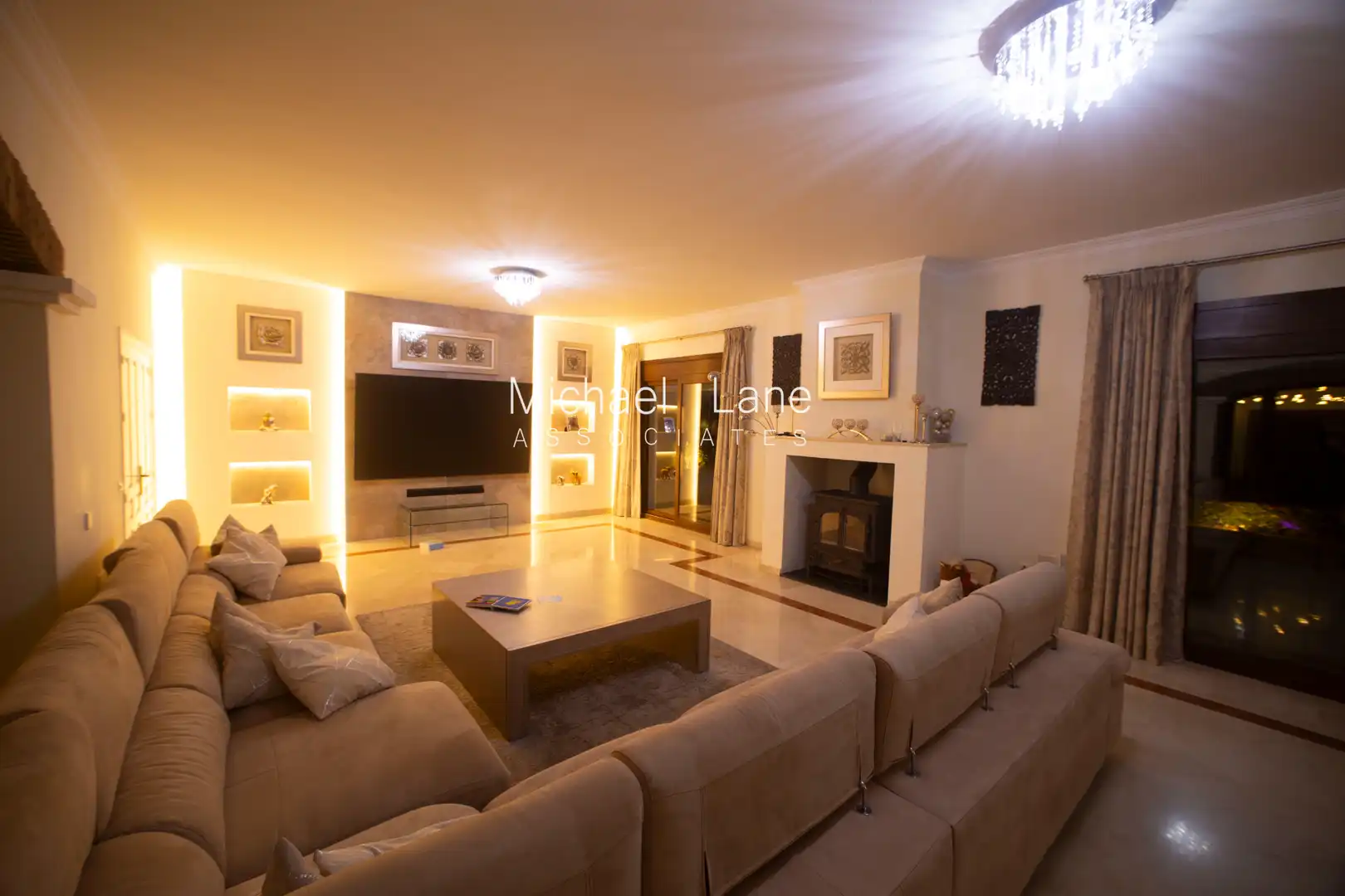 Houses for sale in Sotogrande  with Air Conditioner, Heating and Private garden