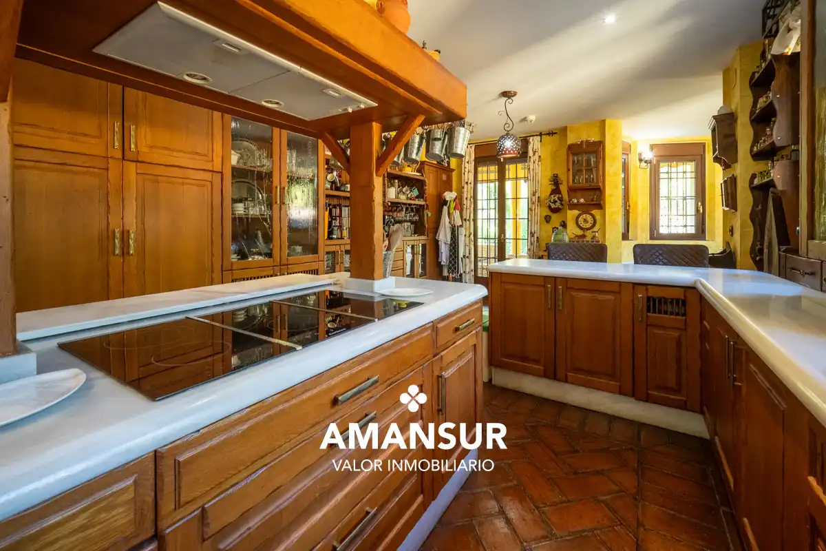 Chalet con piscina en venta en Avenida del Almendro, imagen 38