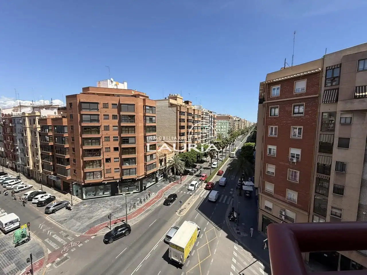 Vista exterior de Piso en venta en Valencia con Parquet y Balcón
