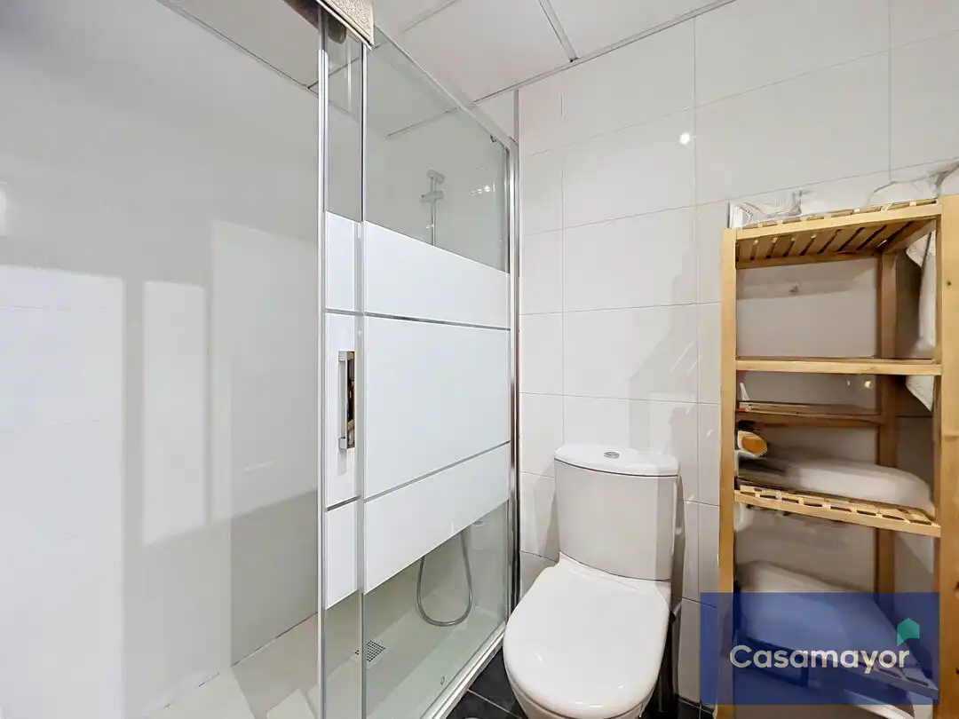 Baño de Piso en venta en Alicante / Alacant con Aire acondicionado, Calefacción y Trastero