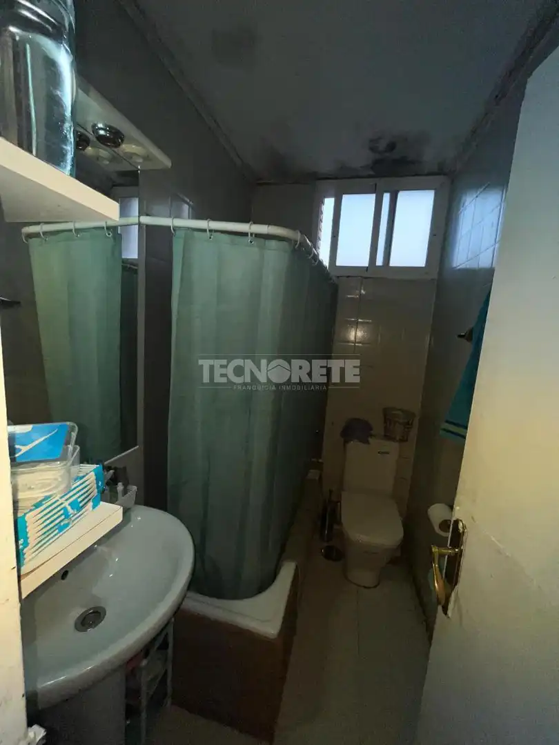 Baño de Piso en venta en Madrid con Calefacción y Balcón