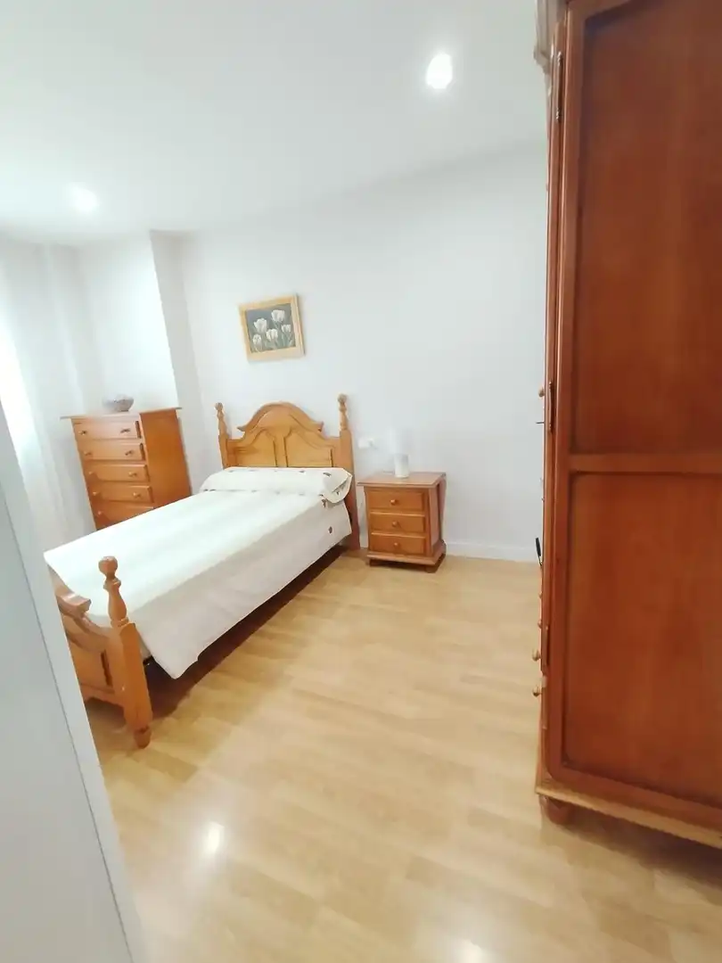 Bedroom of Flat for rent in Granada  with Air Conditioner, Heating and Furnished