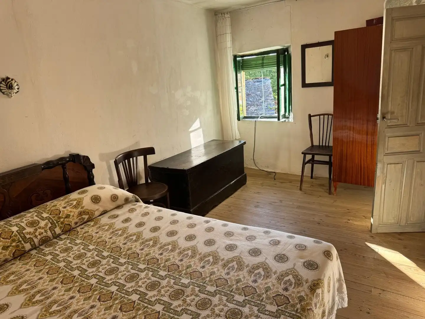 Habitación de Finca rústica en venta en Palacios de Sanabria con Jardín privado, Amueblado y Balcón