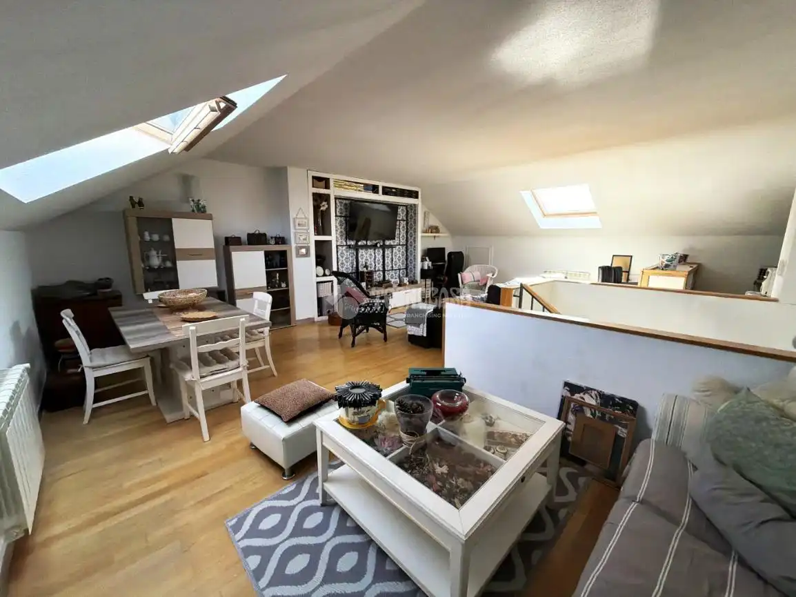 Wohnzimmer von Wohnung zum Verkauf in Villalbilla mit Privatgarten und Schwimmbad
