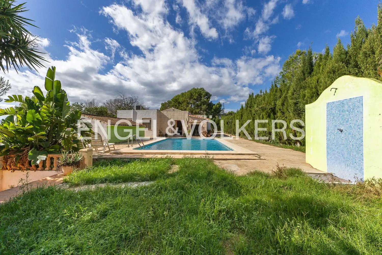 Vista exterior de Casa o chalet en venta en Dénia con Calefacción, Jardín privado y Parquet