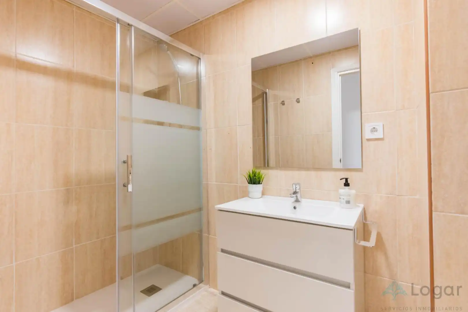Bathroom of Flat for share in Norte