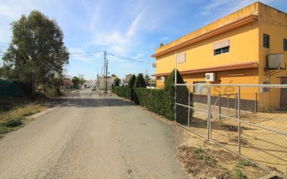 Vista exterior de Casa o xalet en venda en Alcalá del Río amb Terrassa