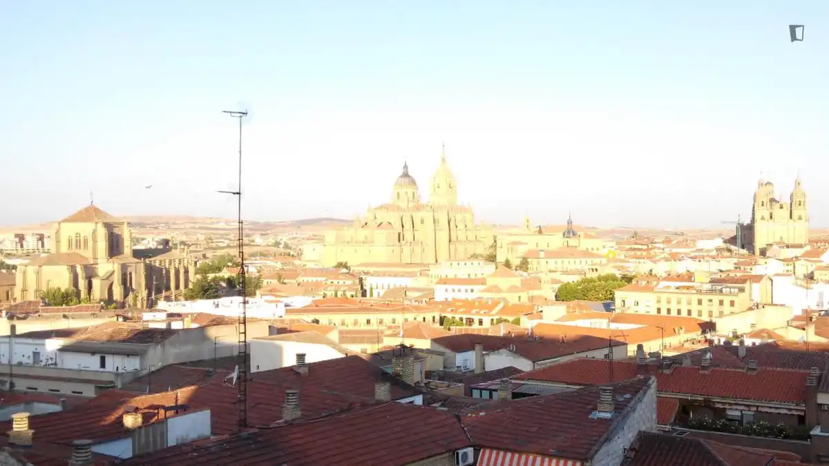 Vista exterior de Casa o xalet per a compartir en Salamanca amb Calefacció, Moblat i Forn