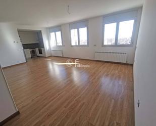 Living room of Attic for sale in  Lleida Capital  with Air Conditioner, Heating and Parquet flooring