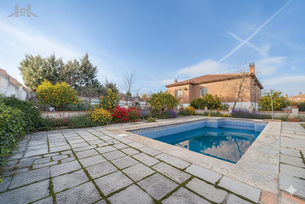 Schwimmbecken von Haus oder Chalet zum Verkauf in Méntrida mit Klimaanlage, Heizung und Privatgarten