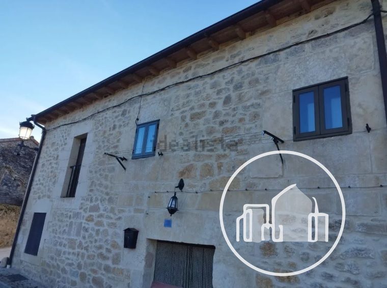 Exterior view of Single-family semi-detached for sale in Merindad de Valdivielso  with Heating, Furnished and Balcony