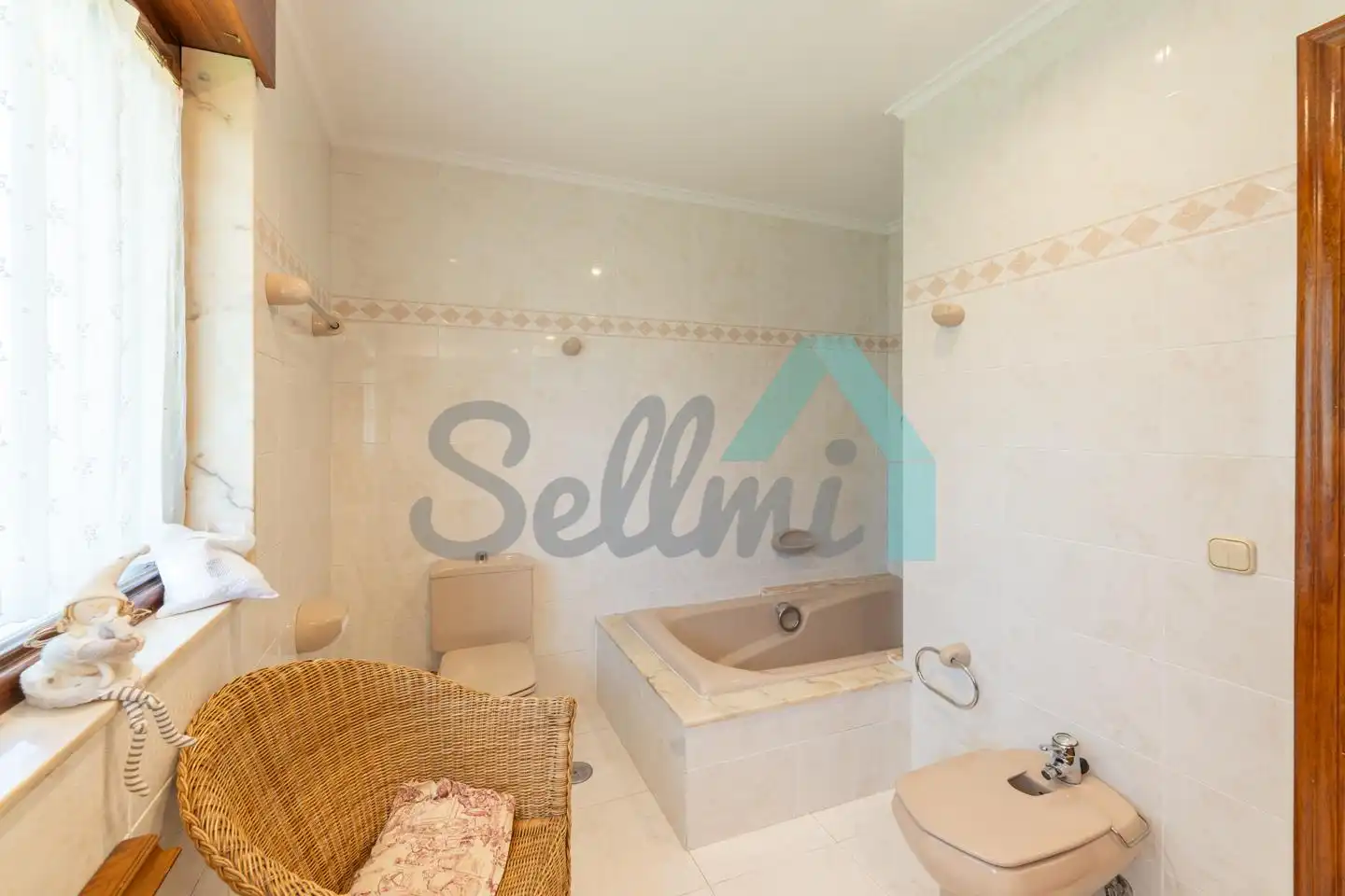 Bathroom of Detached homes for sale in Llanes  with Heating, Private garden and Parquet flooring