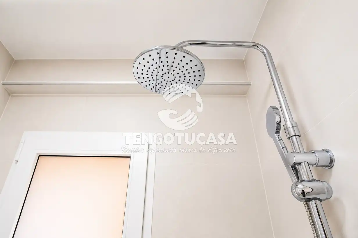 Bathroom of Flat for sale in Madrid  with Air Conditioner, Heating and Terrace