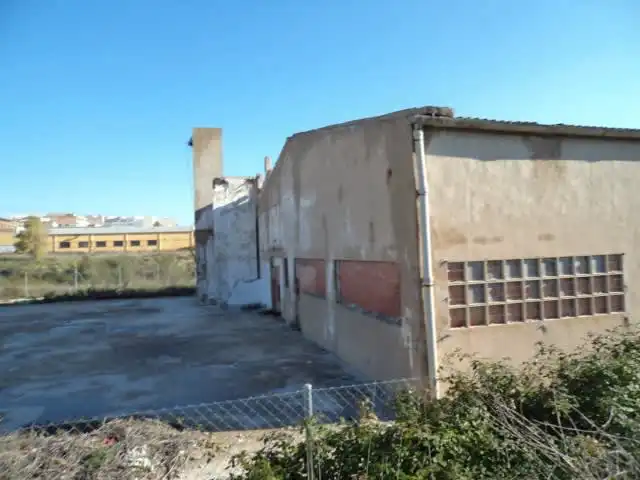 Vista exterior de Nave industrial en venta en Villaluenga de la Sagra