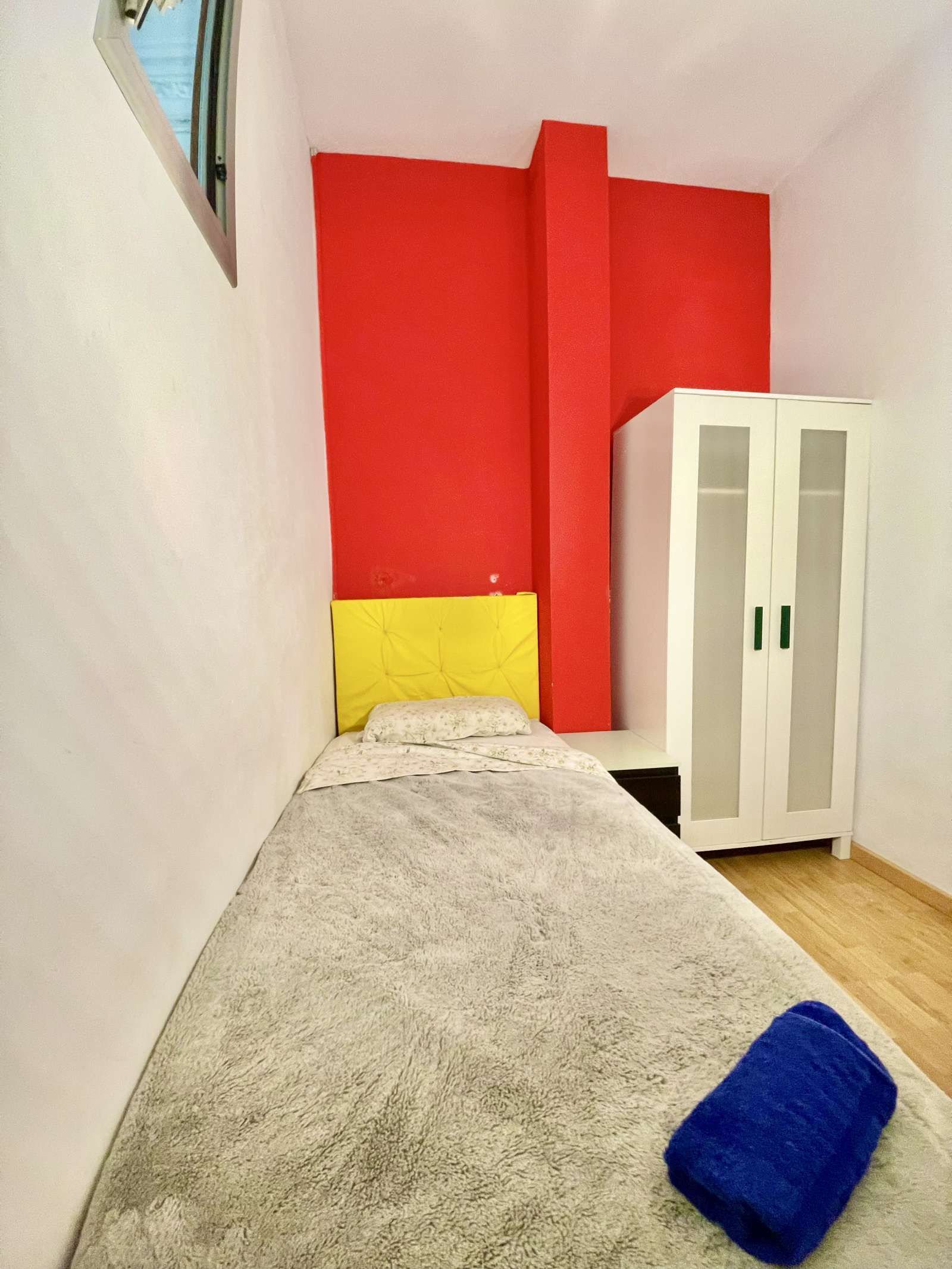 Bedroom of Flat to share in  Barcelona Capital  with Air Conditioner, Heating and Terrace