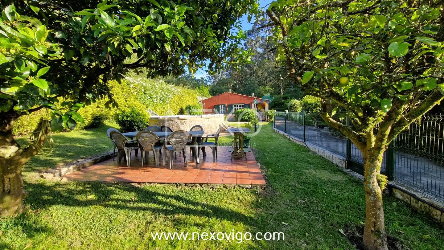 Jardín de Casa o chalet en venta en Cangas  con Calefacción, Jardín privado y Piscina