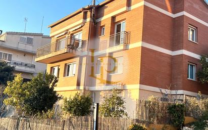 Vista exterior de Casa o xalet en venda en Terrassa amb Calefacció, Jardí privat i Terrassa