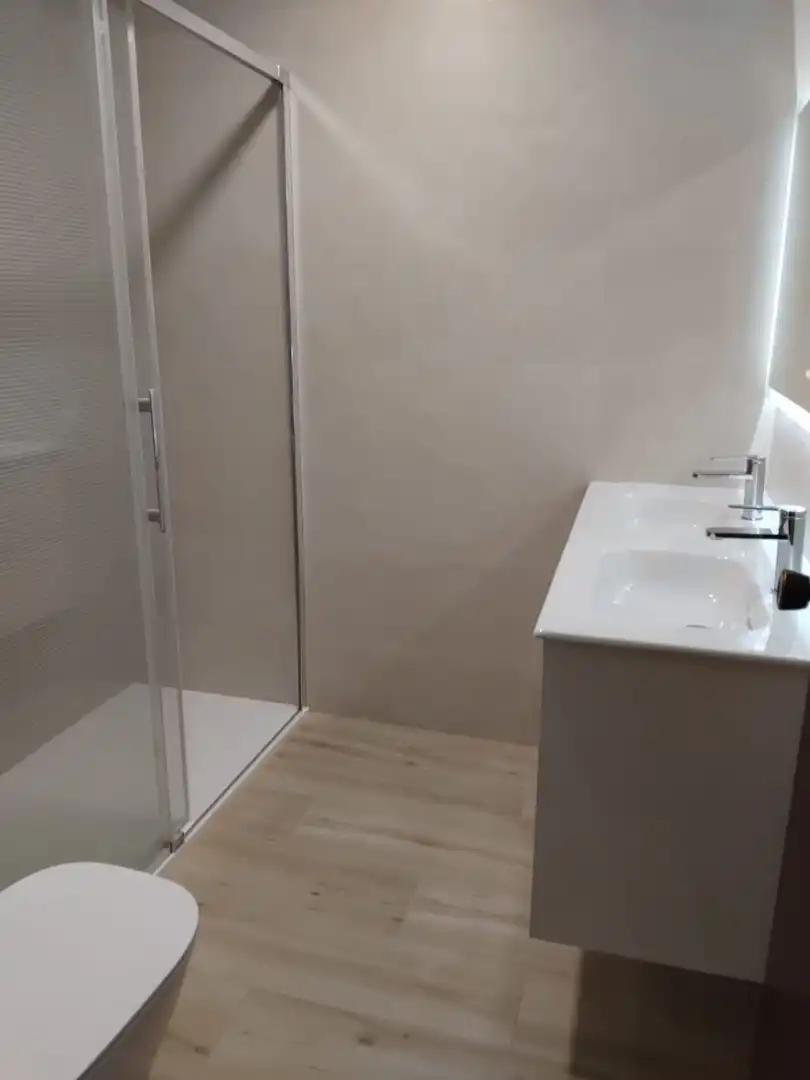 Bathroom of Flat for rent in Jaén  with Air Conditioner, Heating and Terrace