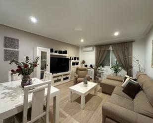 Sala d'estar de Pis en venda en Úbeda amb Aire condicionat, Calefacció i Traster