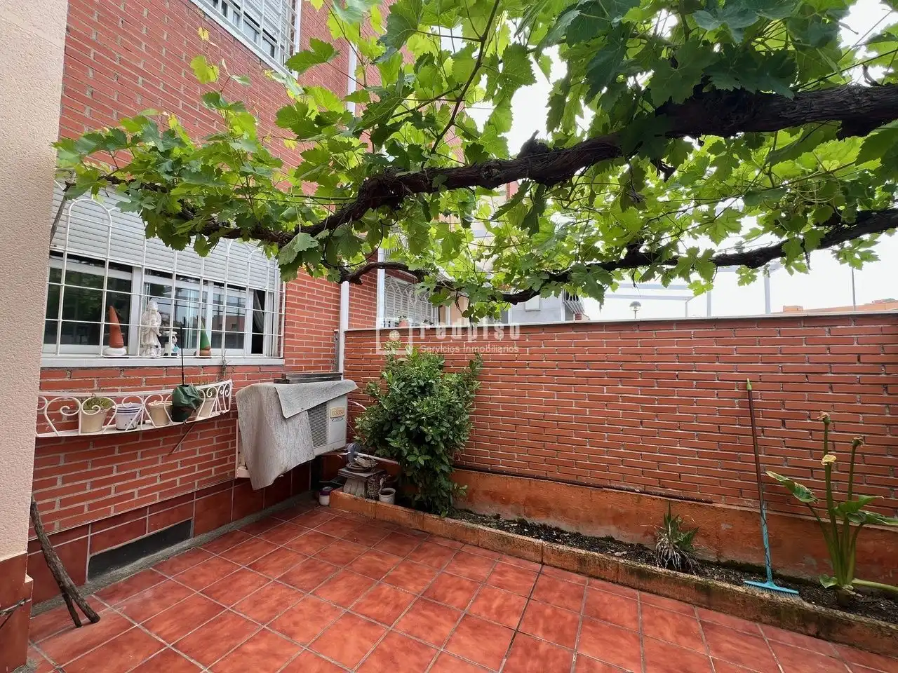 Jardí de Casa o xalet en venda en Alcalá de Henares amb Aire condicionat, Calefacció i Jardí privat