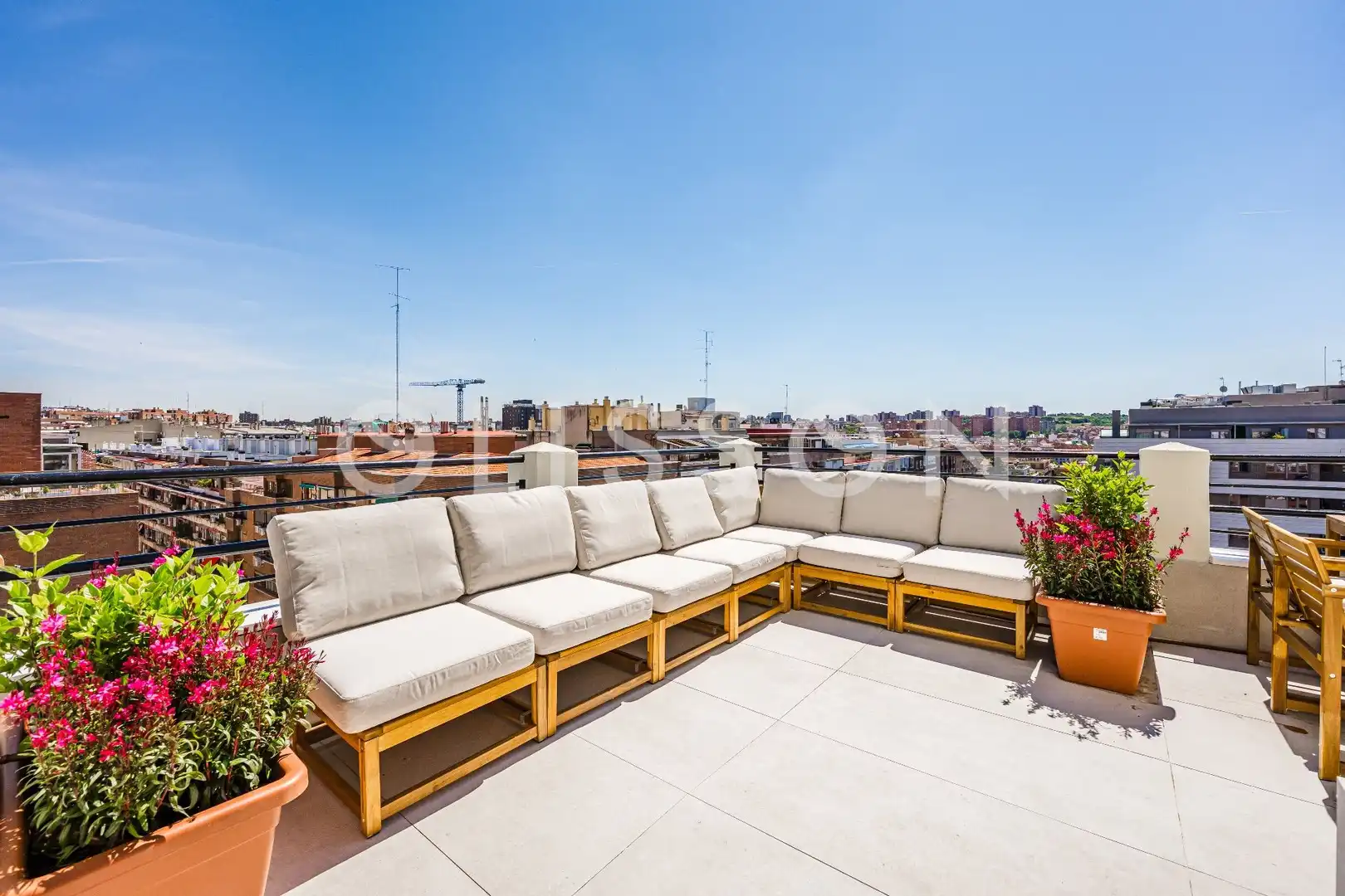 Terraza de Piso en venta en Madrid con Aire acondicionado, Calefacción y Jardín privado