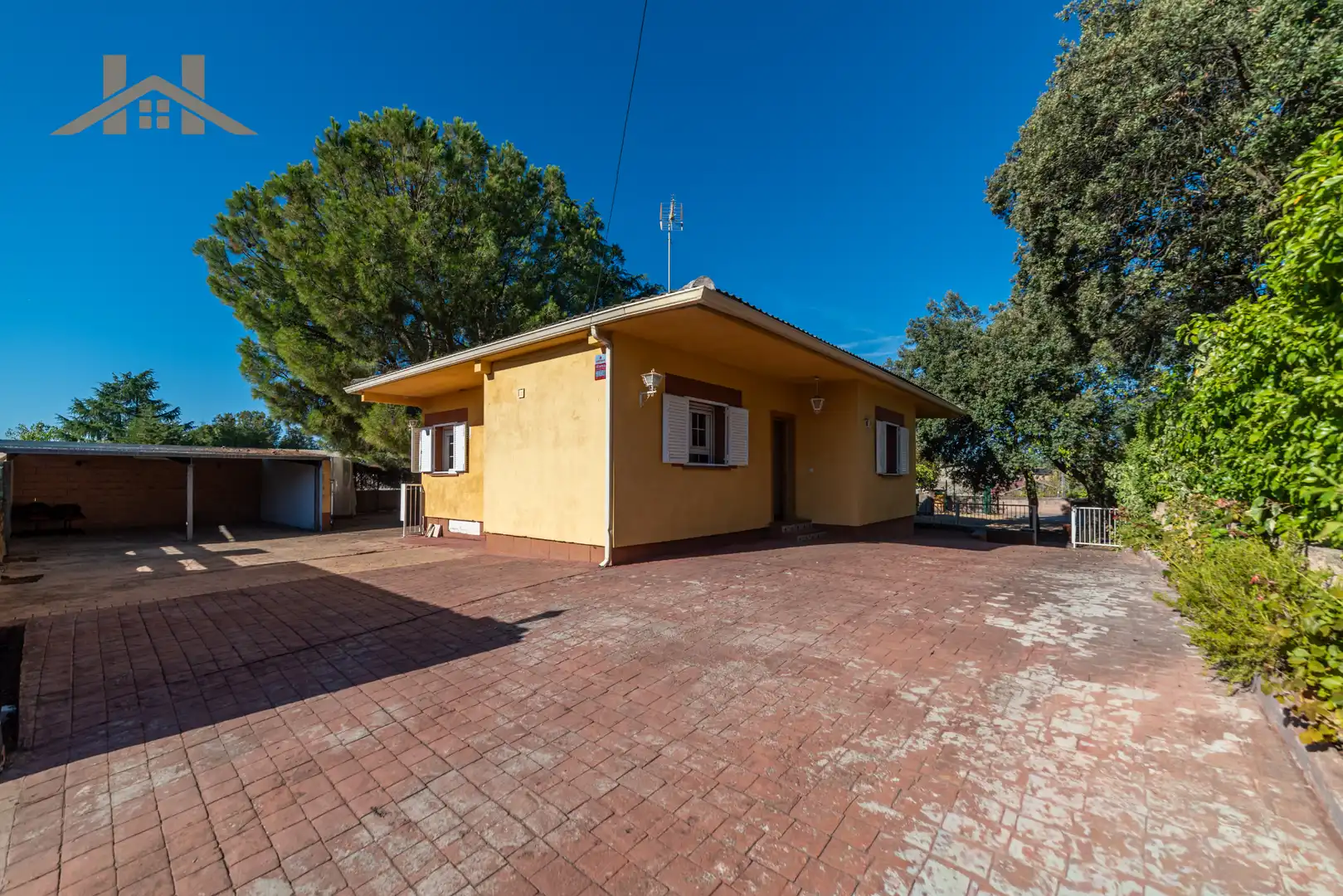 Xalet amb piscina en venda a Calle Castillo de Butrón 3