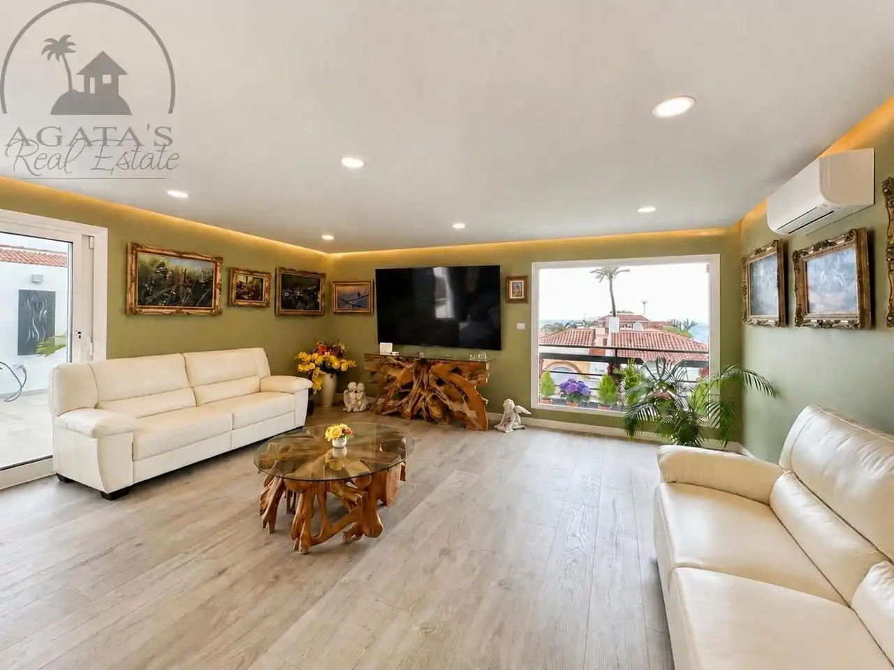 Sala de estar de Casa o chalet en venta en Los Realejos con Aire acondicionado, Jardín privado y Terraza