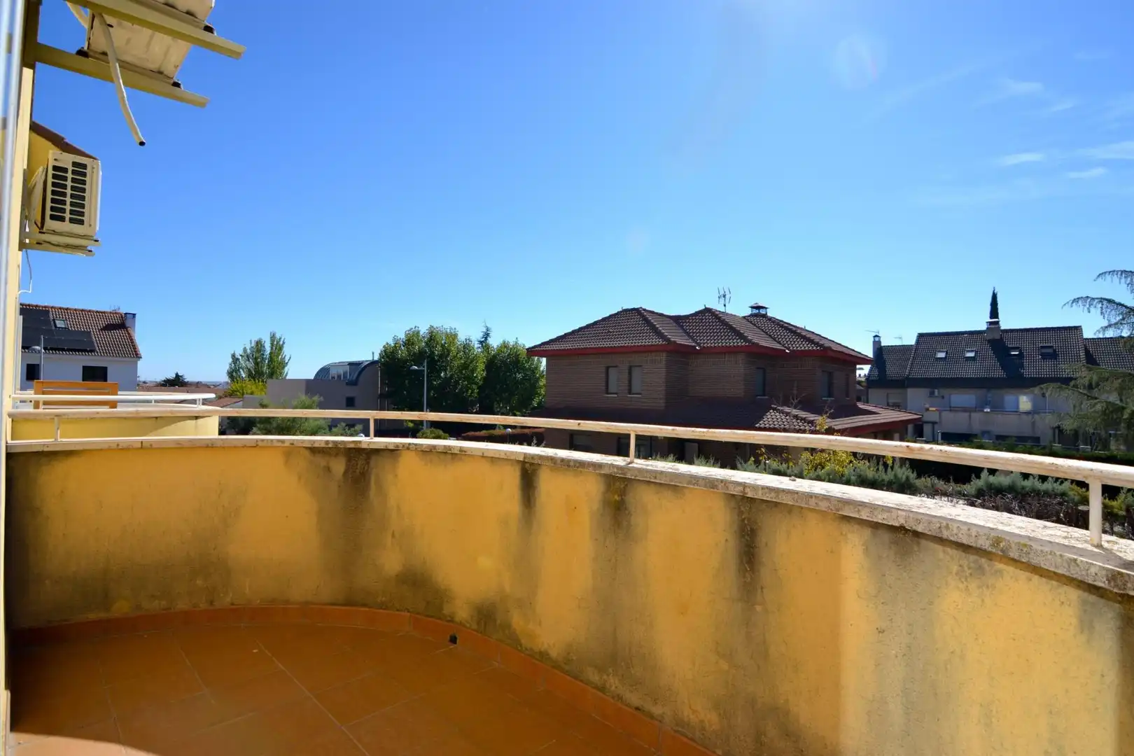 Casa a schiera con terrazza in affitto a Villanueva de la Cañada ciudad, imagen 19