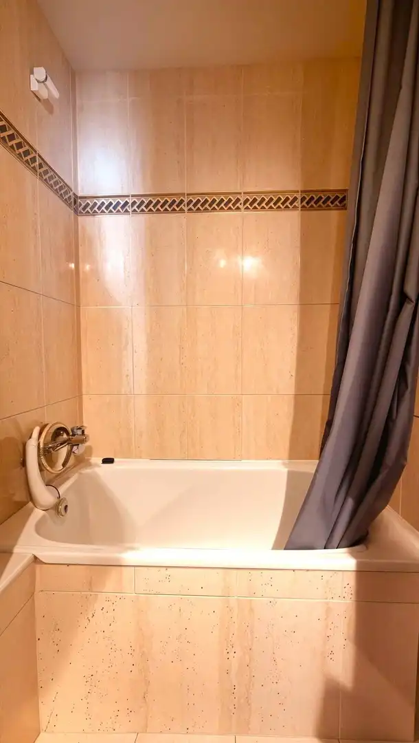 Bany de Pis en venda en Reus amb Aire condicionat, Calefacció i Parquet