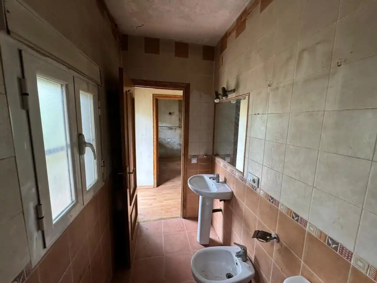 Bany de Casa o xalet en venda en Benatae