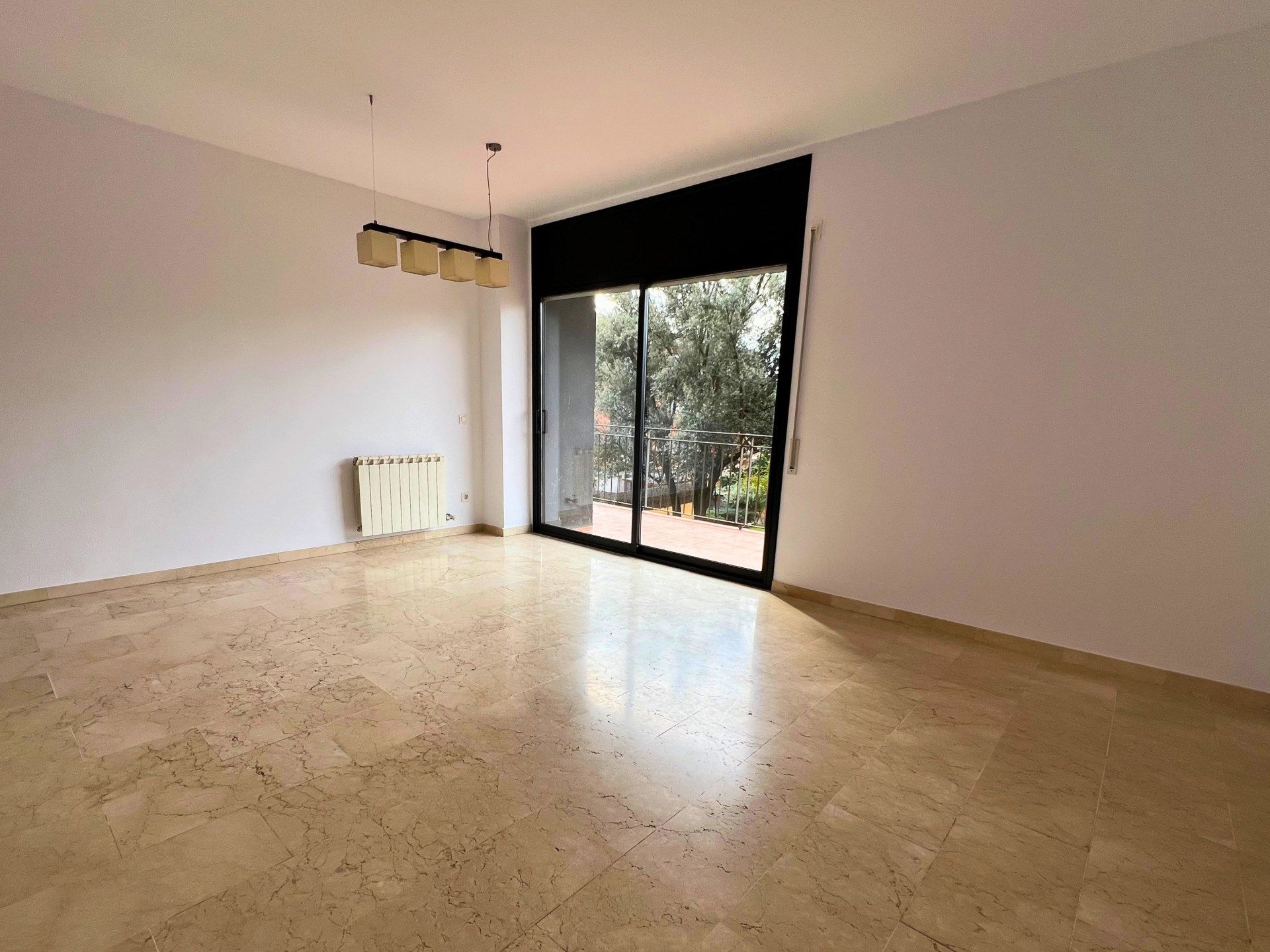 Living room of Flat for sale in Girona Capital  with Heating, Terrace and Swimming Pool