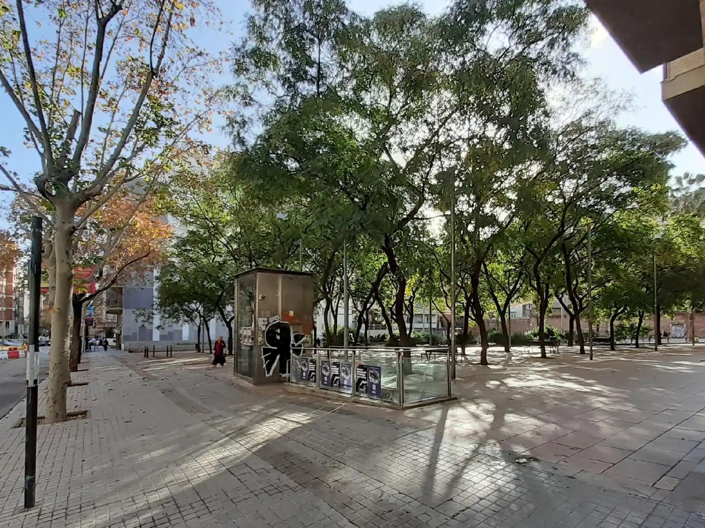 Vista exterior de Garatge en venda en Gràcia