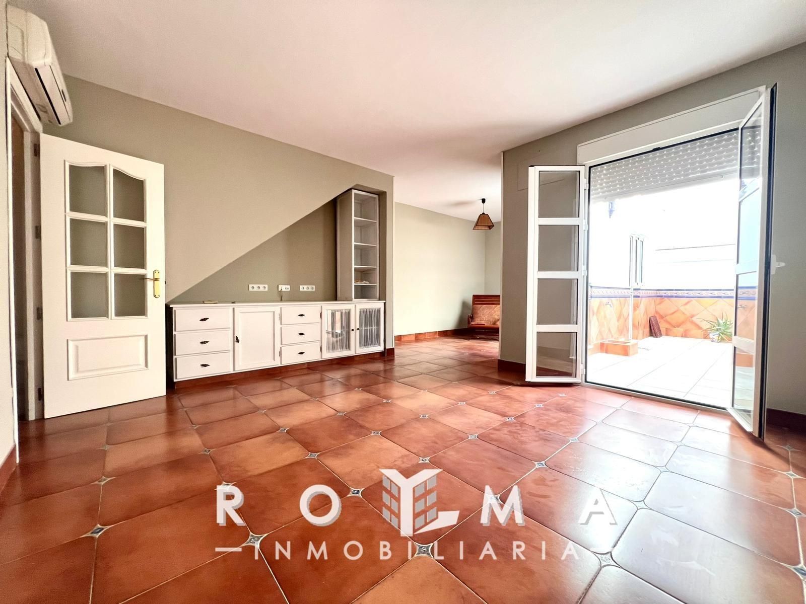 Sala de estar de Casa adosada en venta en Dos Hermanas