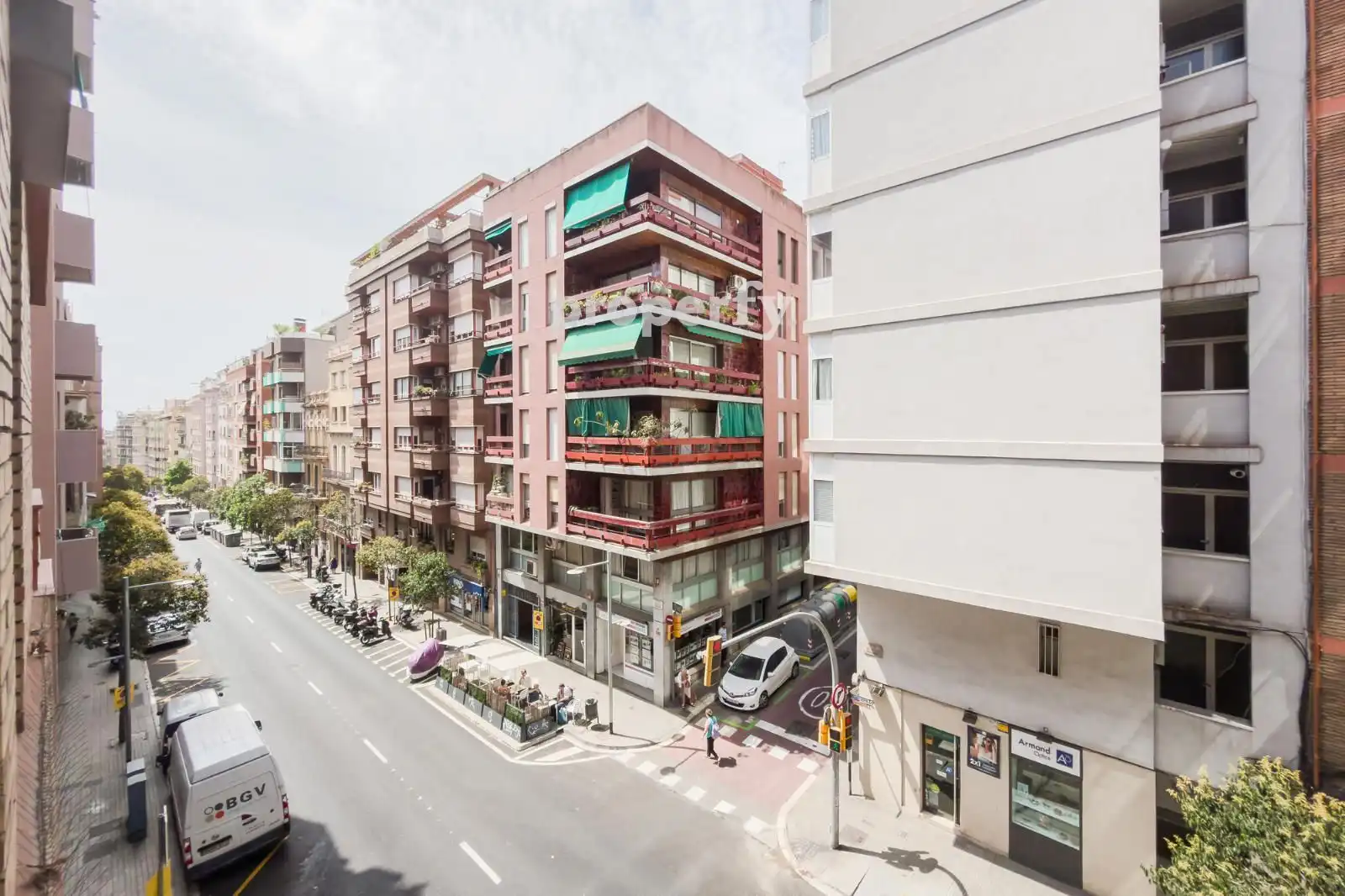 Vista exterior de Piso en venta en Barcelona con Calefacción, Terraza y Balcón