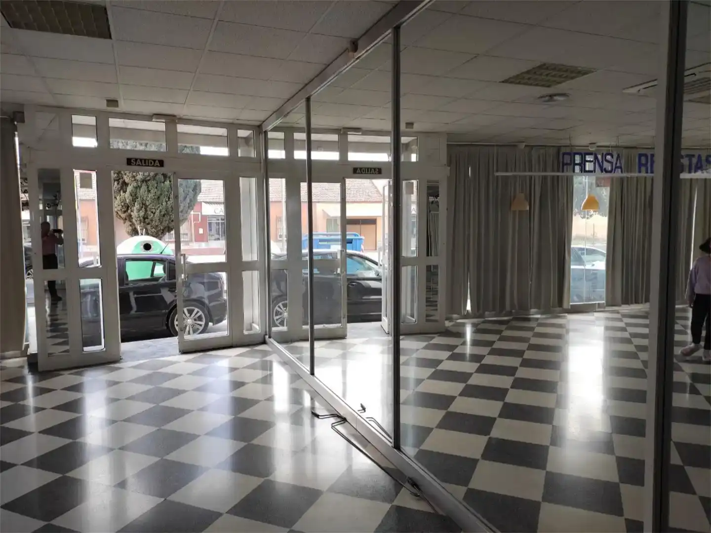 Local de alquiler en Pedanías Oeste