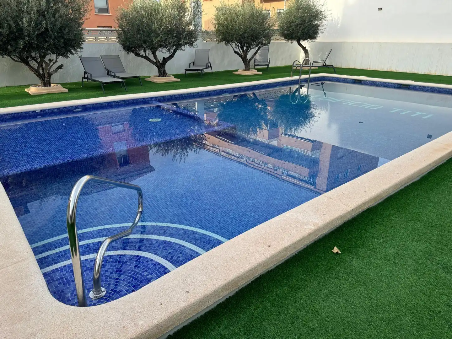 Piscina de Planta baja de alquiler en El Campello con Aire acondicionado, Calefacción y Jardín privado