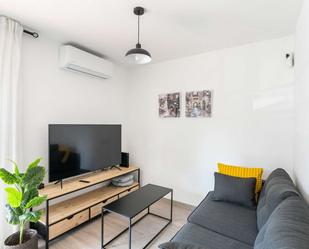 Living room of Apartment to share in L'Hospitalet de Llobregat  with Air Conditioner and Terrace