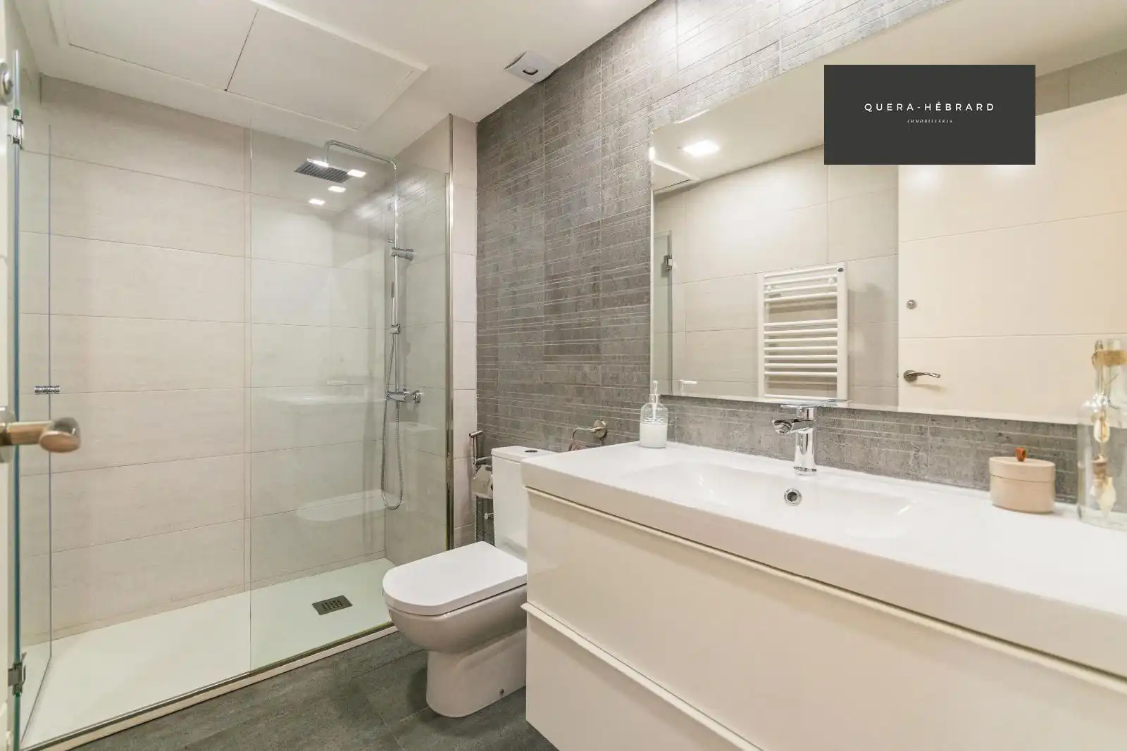 Baño de Casa adosada en venta en Rubí con Aire acondicionado, Calefacción y Parquet