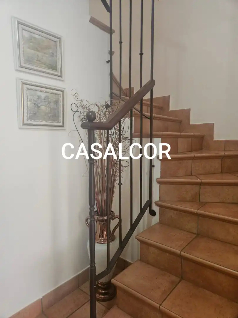 Casa adosada de alquiler en Mairena del Alcor con Aire acondicionado, Amueblado y Horno